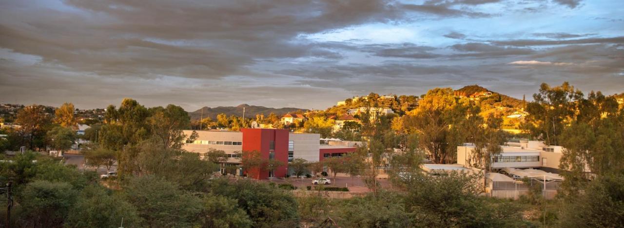 Bryan's View Apartment Windhoek Bagian luar foto